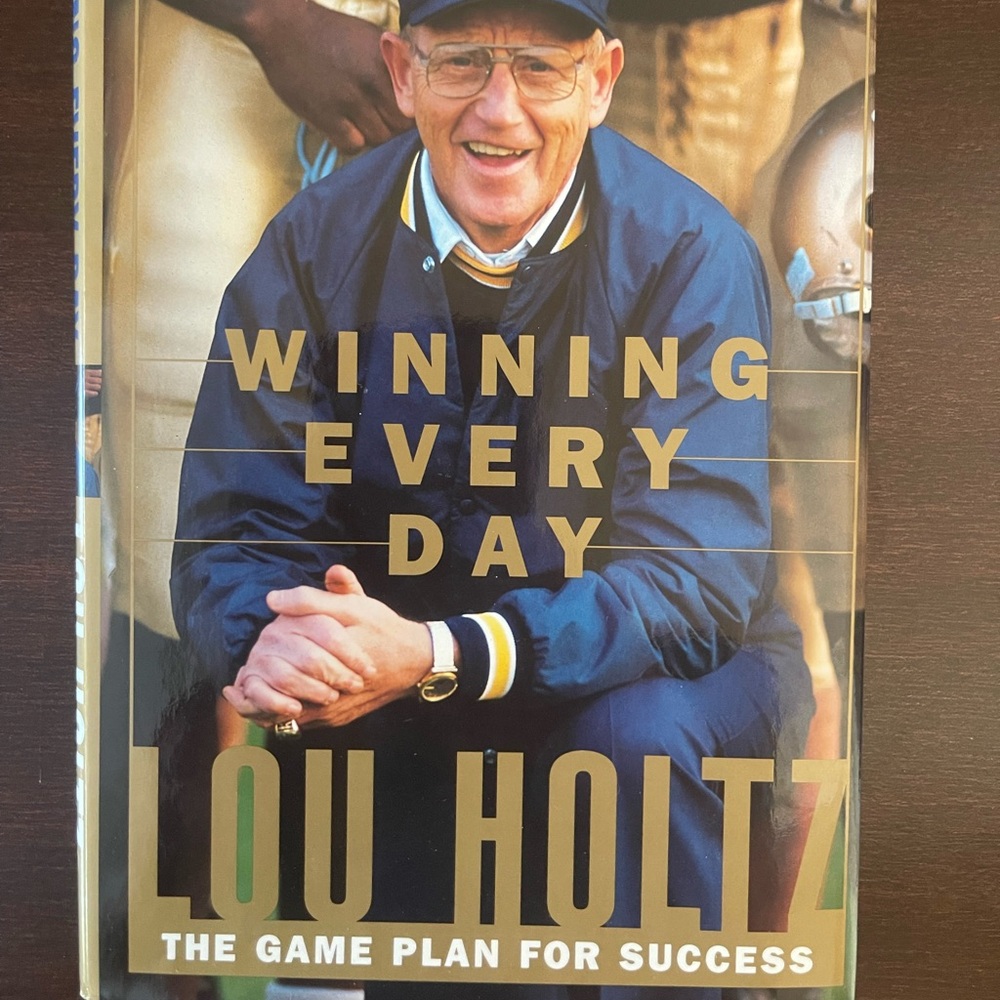 Used Lou Holtz “Winning Everyday” Book The Game Plan For Success